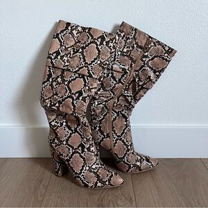 Wet Kiss Snakeskin Pattern Knee-High Boots‎ Size 7 Like New